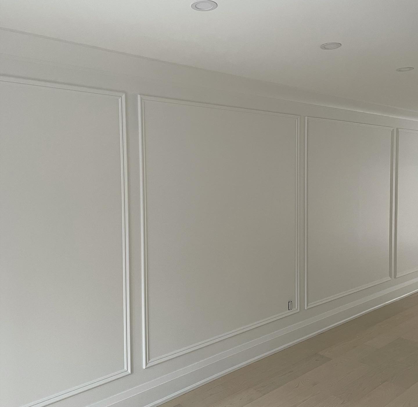 Wainscoting Installation in Aurora