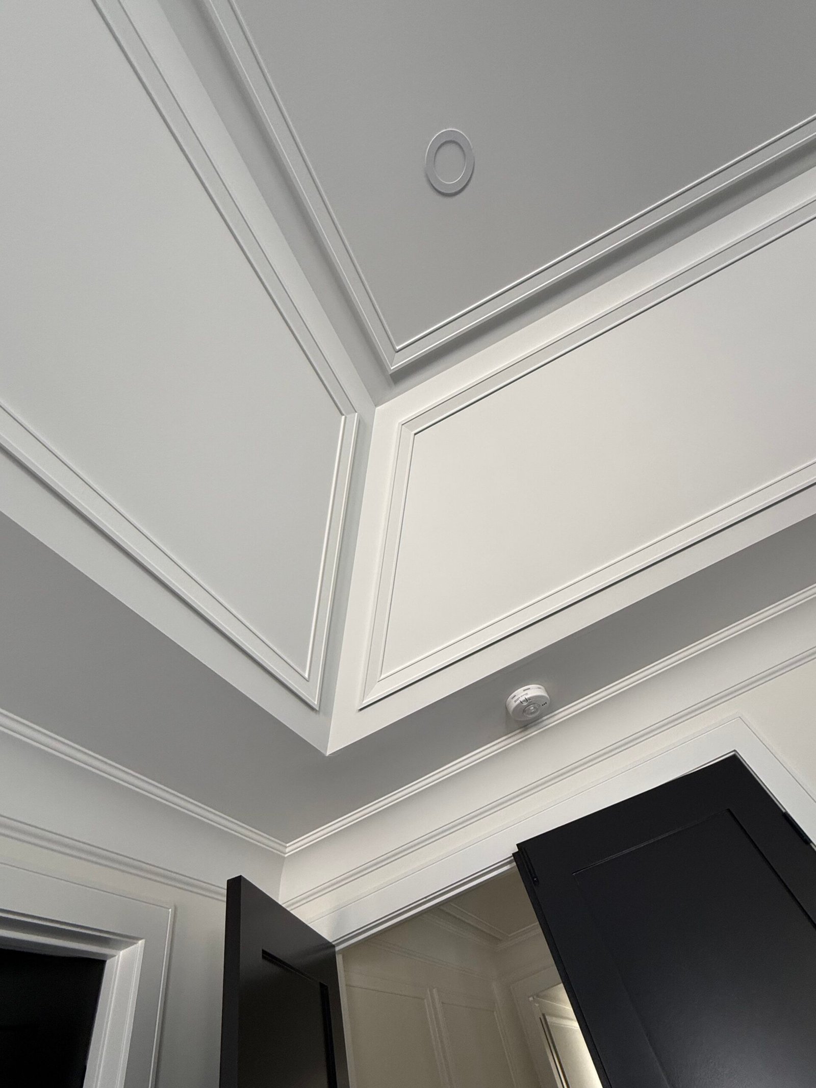 Crown moulding and ceiling design installation mississuaga crown moulding installation